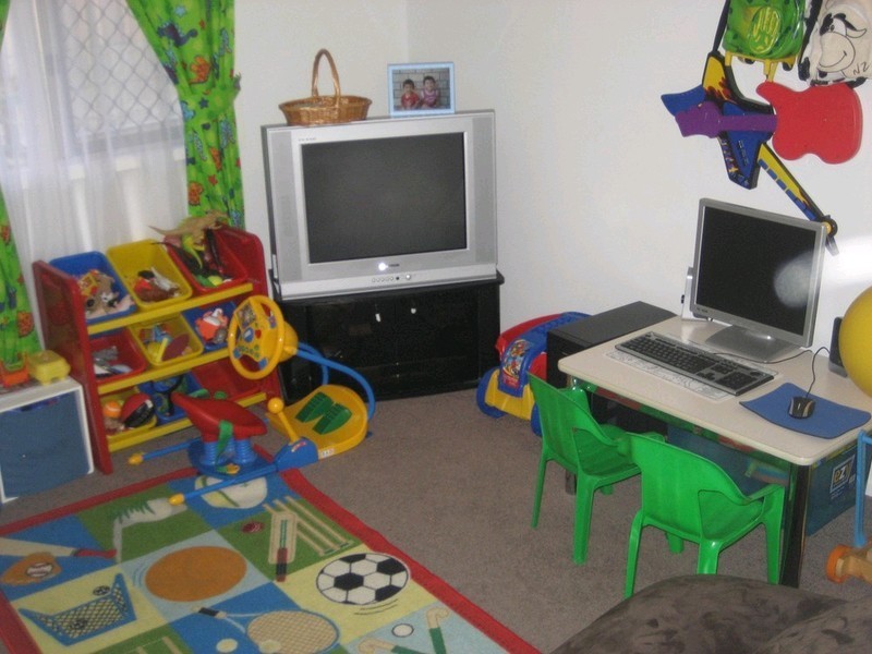 2 Maitland Street, Churchill QLD 4305