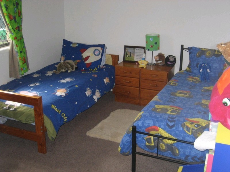 2 Maitland Street, Churchill QLD 4305