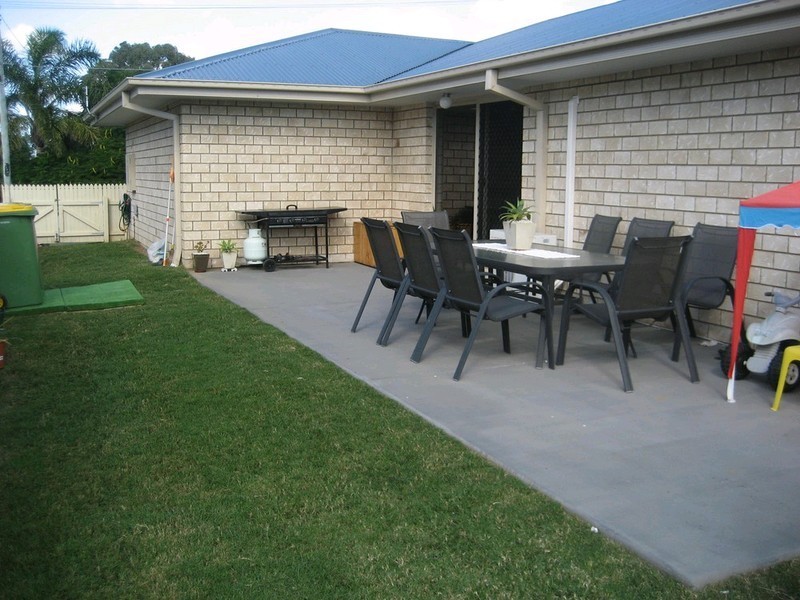 2 Maitland Street, Churchill QLD 4305