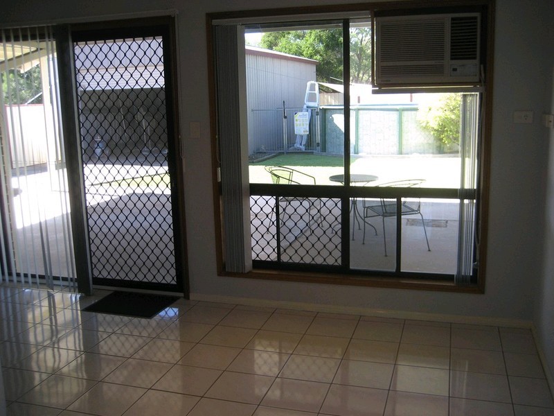 8 Pitcairn Street, Raceview QLD 4305