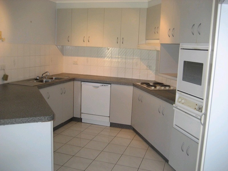 8 Pitcairn Street, Raceview QLD 4305