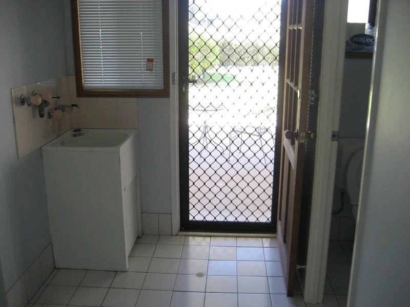 8 Pitcairn Street, Raceview QLD 4305