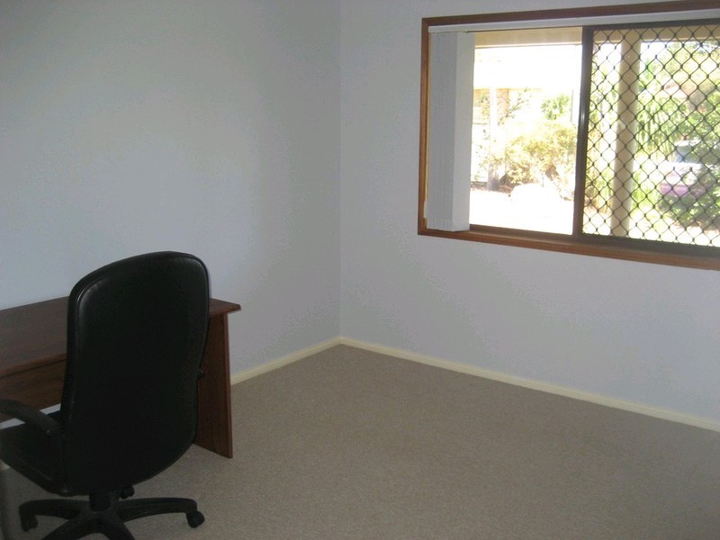 8 Pitcairn Street, Raceview QLD 4305