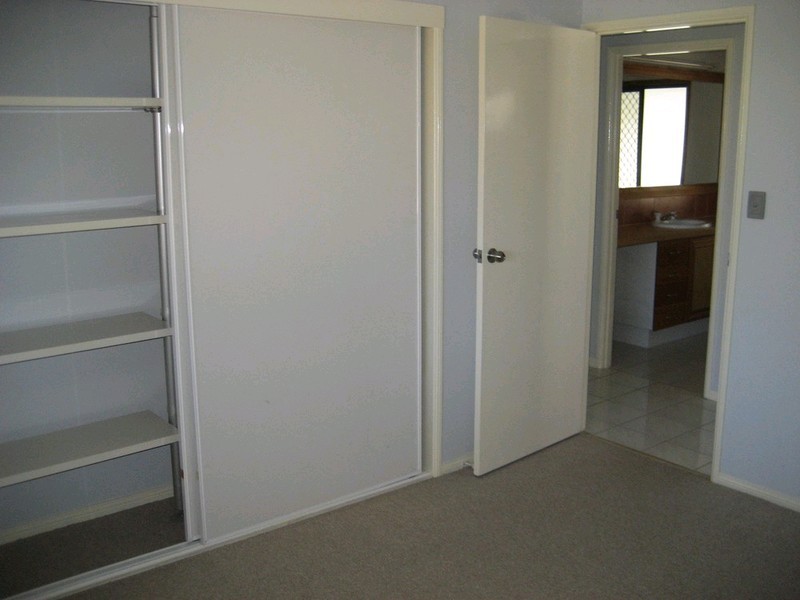 8 Pitcairn Street, Raceview QLD 4305