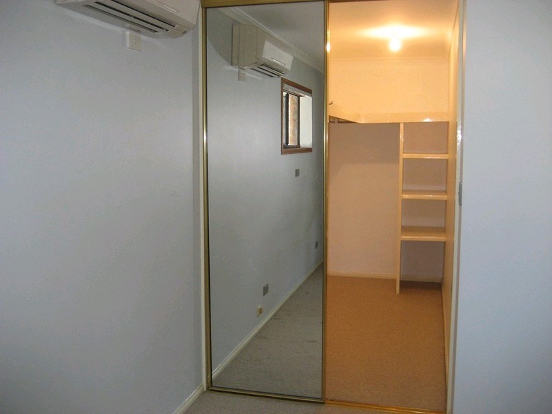 8 Pitcairn Street, Raceview QLD 4305