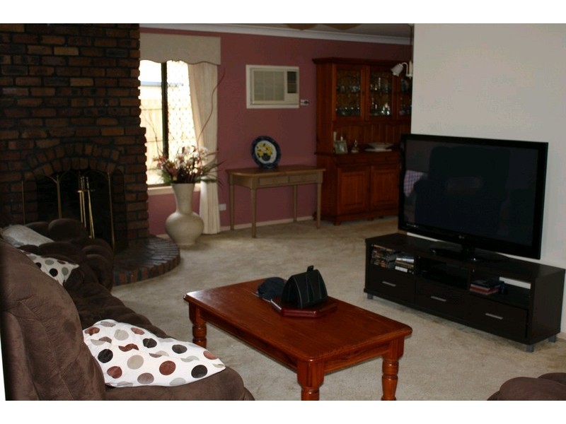 22 Sheppey Place, Yamanto QLD 4305