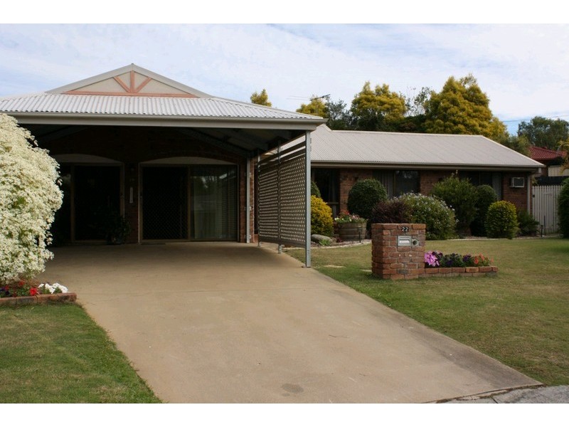 22 Sheppey Place, Yamanto QLD 4305