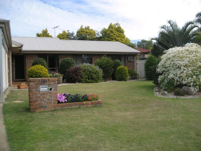 22 Sheppey Place, Yamanto QLD 4305