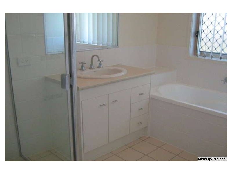 4 Josh Court, Flinders View QLD 4305