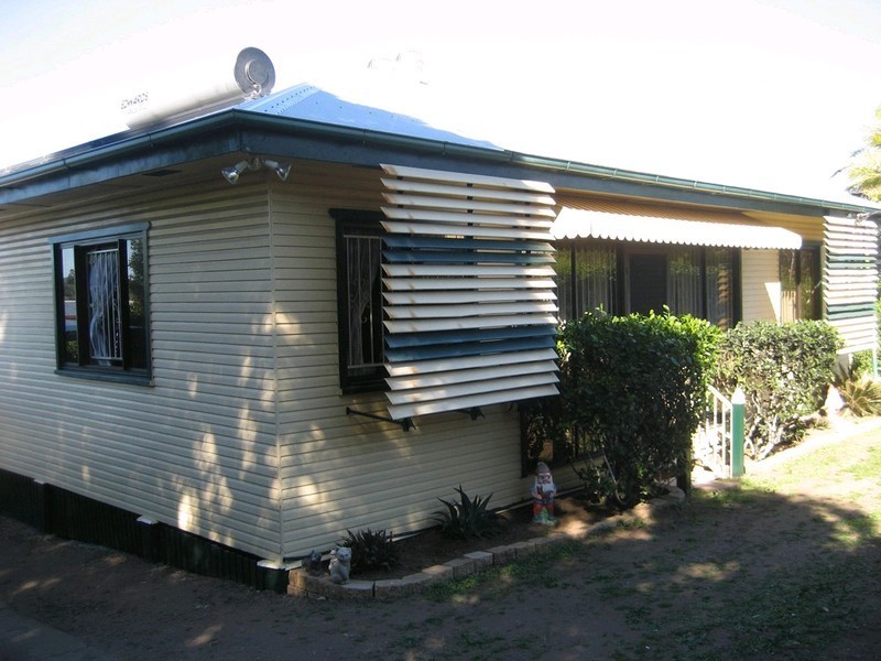 52 Frederick Street, Eastern Heights QLD 4305