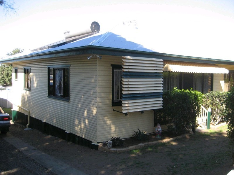 52 Frederick Street, Eastern Heights QLD 4305
