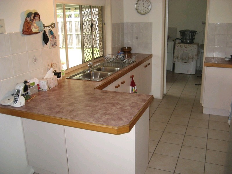 128 Equestrian Drive, Yamanto QLD 4305