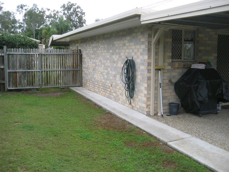 128 Equestrian Drive, Yamanto QLD 4305