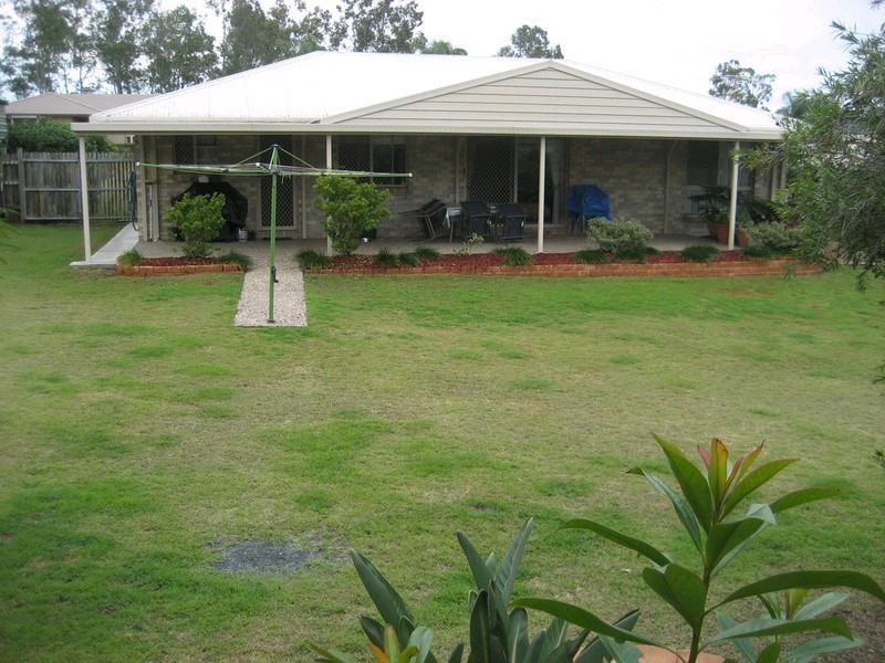 128 Equestrian Drive, Yamanto QLD 4305