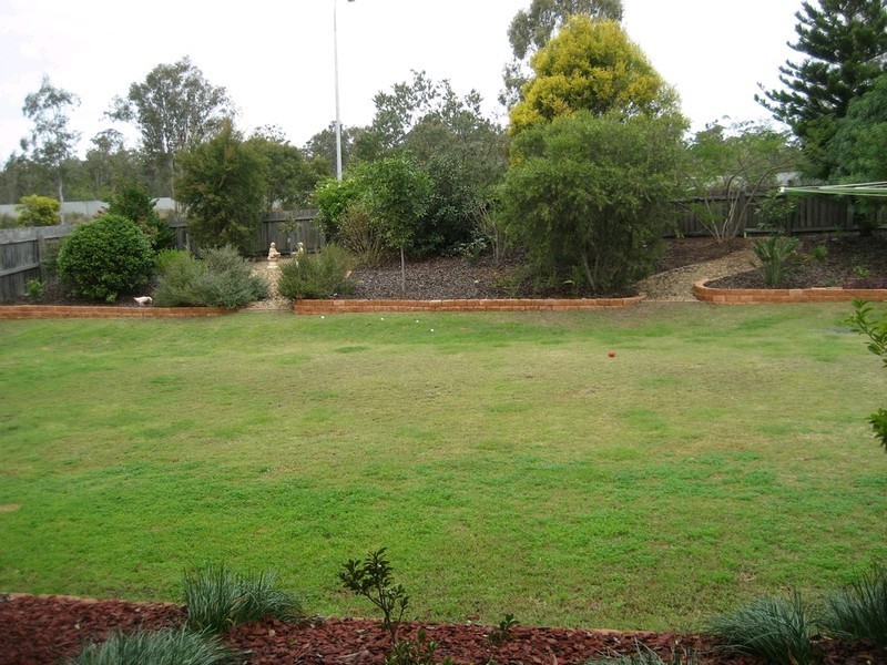 128 Equestrian Drive, Yamanto QLD 4305