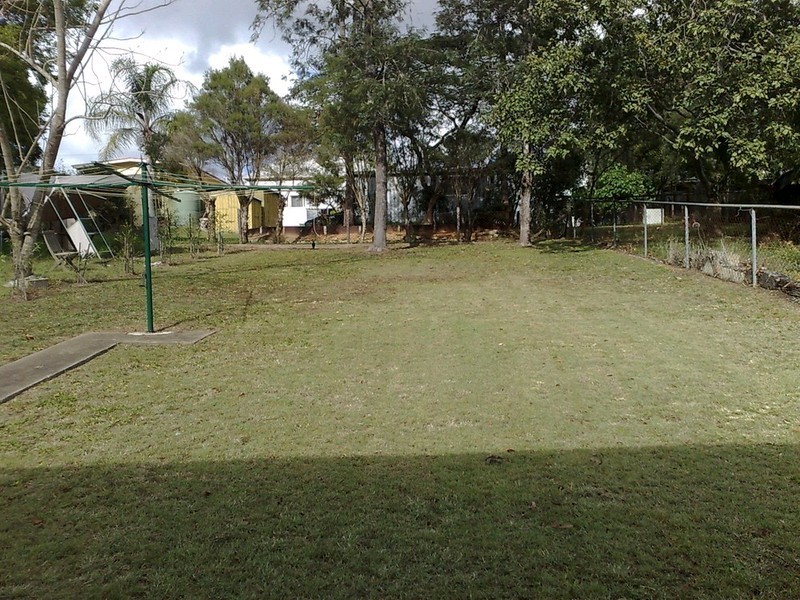 13 John Street, Bundamba QLD 4304