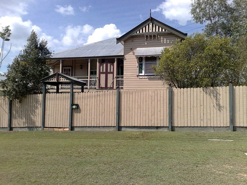 218 Warwick Road, Churchill QLD 4305