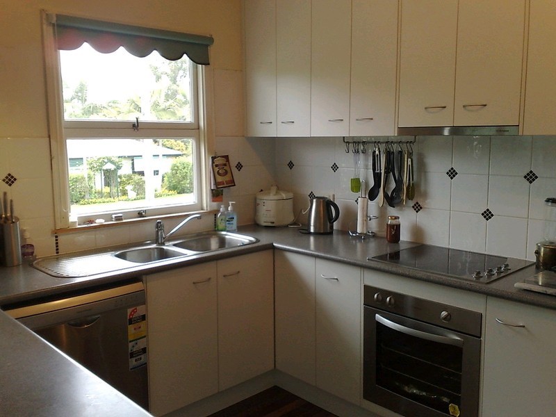 24 Blaxland Street, Eastern Heights QLD 4305