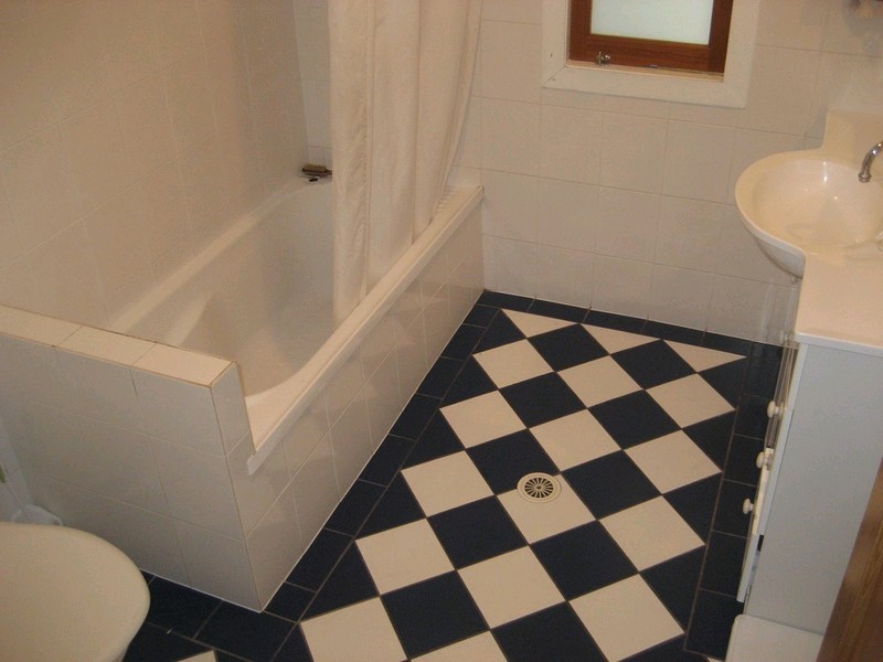 8 Lloyd George Street, Eastern Heights QLD 4305