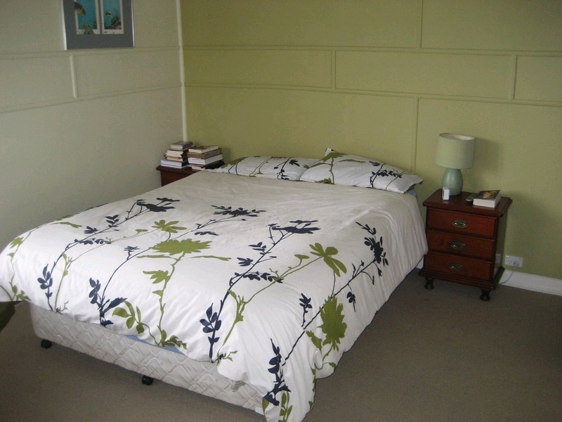 8 Lloyd George Street, Eastern Heights QLD 4305