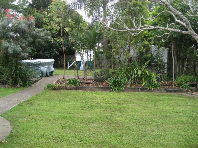 8 Lloyd George Street, Eastern Heights QLD 4305