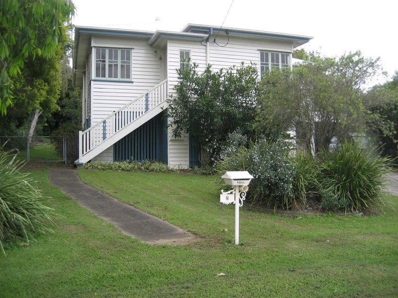 8 Lloyd George Street, Eastern Heights QLD 4305