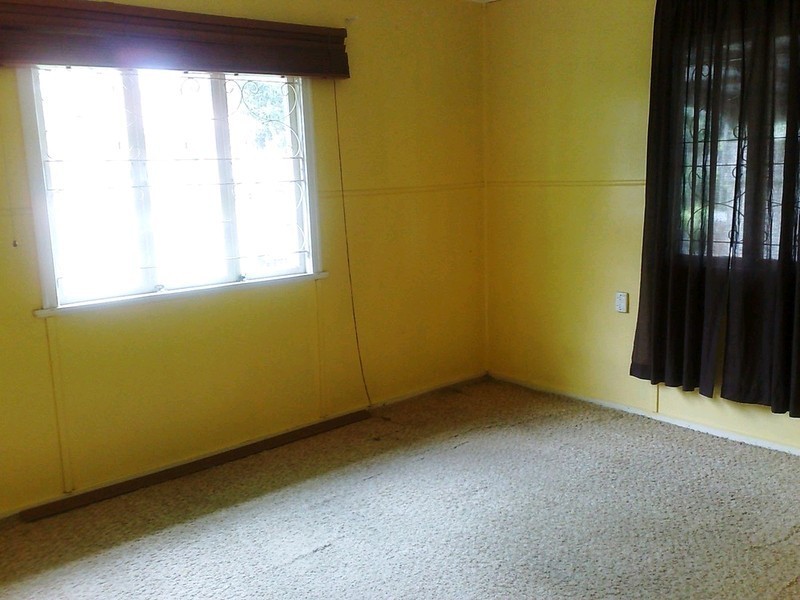 8 Edgar Street, Eastern Heights QLD 4305