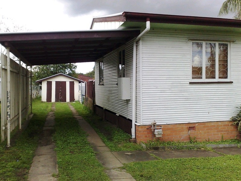 8 Edgar Street, Eastern Heights QLD 4305