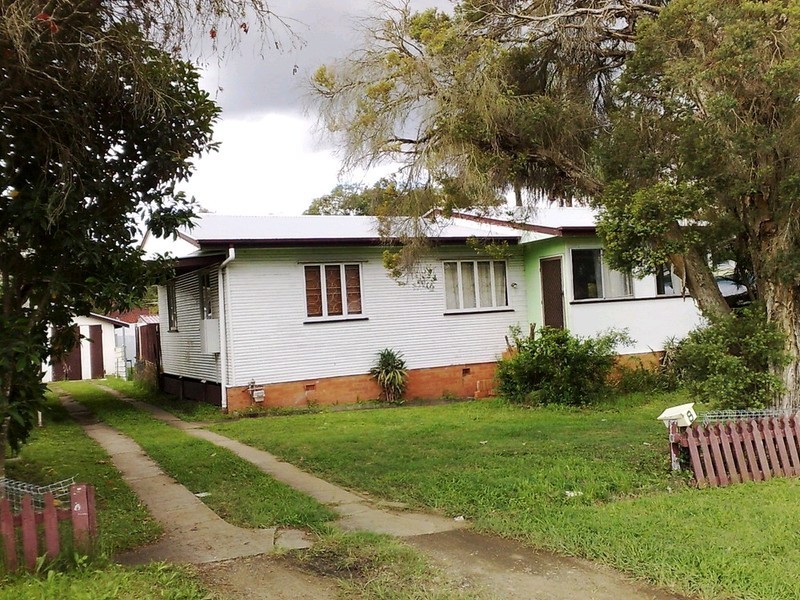 8 Edgar Street, Eastern Heights QLD 4305