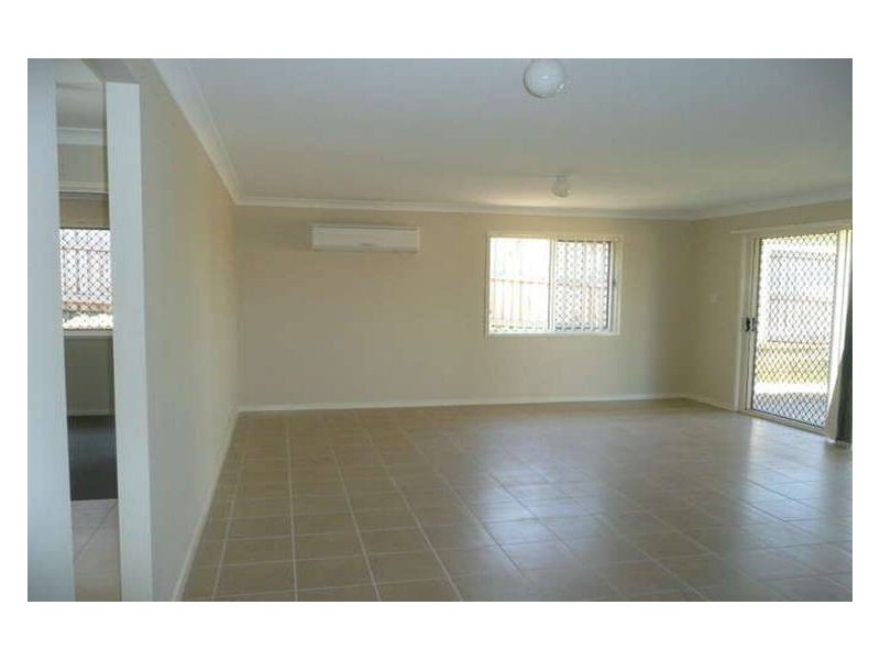 1 Jonathon Court, Flinders View QLD 4305