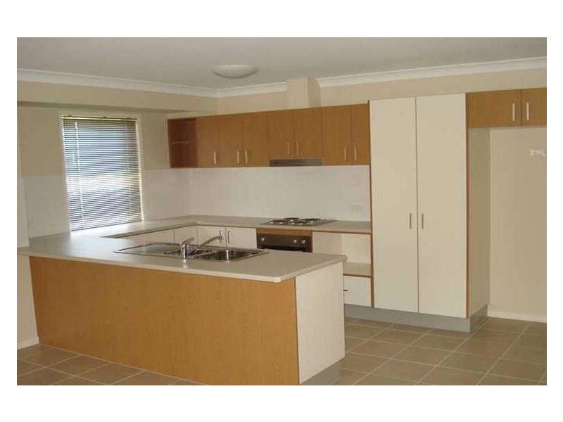 1 Jonathon Court, Flinders View QLD 4305