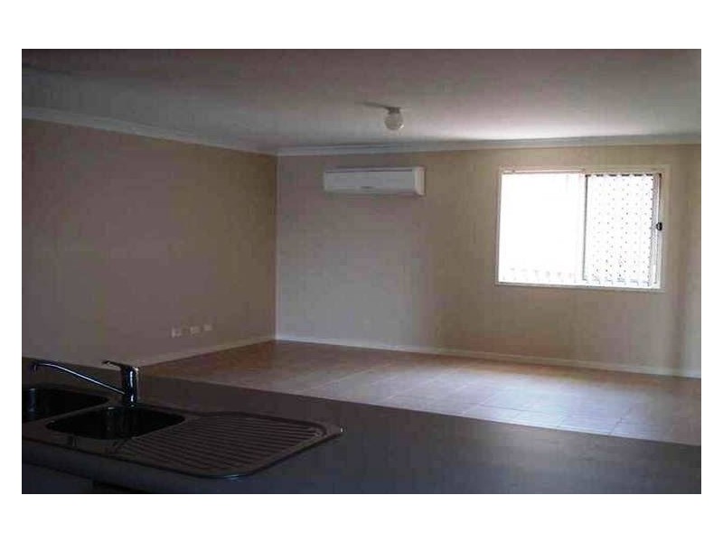 1 Jonathon Court, Flinders View QLD 4305