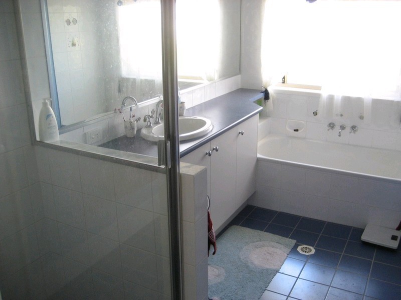 17 Powells Road, Yamanto QLD 4305