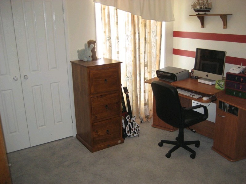 17 Powells Road, Yamanto QLD 4305