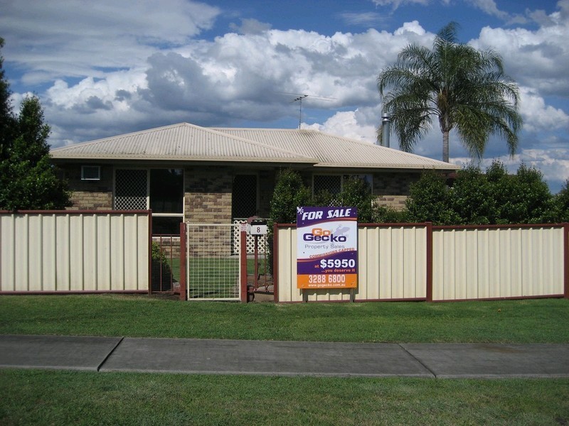 8 Dellvene Crescent, Rosewood QLD 4340