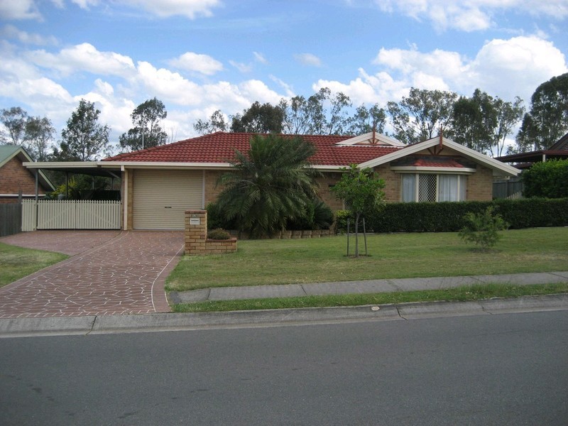 136 Equestrian Drive, Yamanto QLD 4305