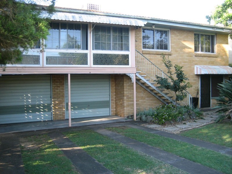 17 Gwendoline Street, Raceview QLD 4305