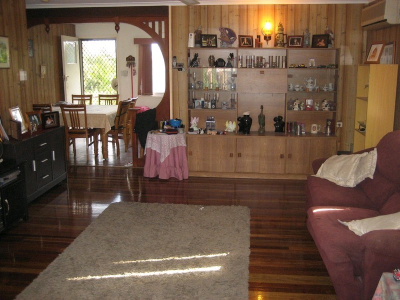 25 Burgess Street, Raceview QLD 4305