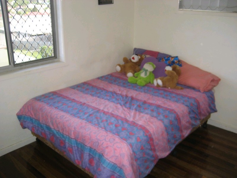 25 Burgess Street, Raceview QLD 4305