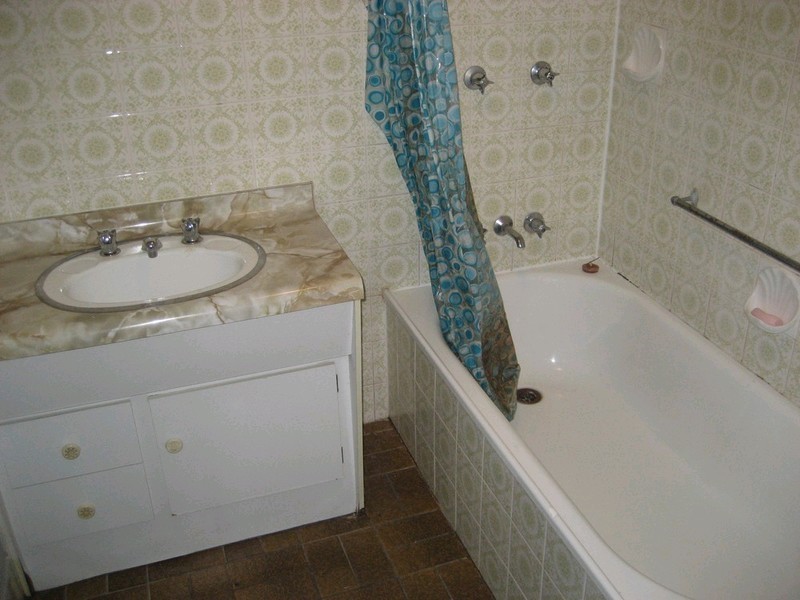 25 Burgess Street, Raceview QLD 4305