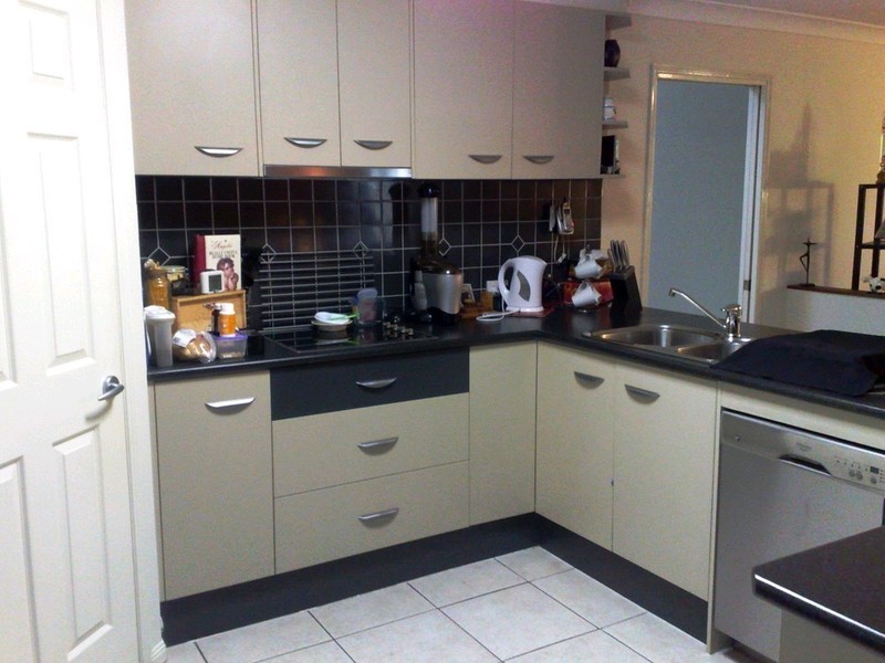 5 Short Street, Walloon QLD 4306