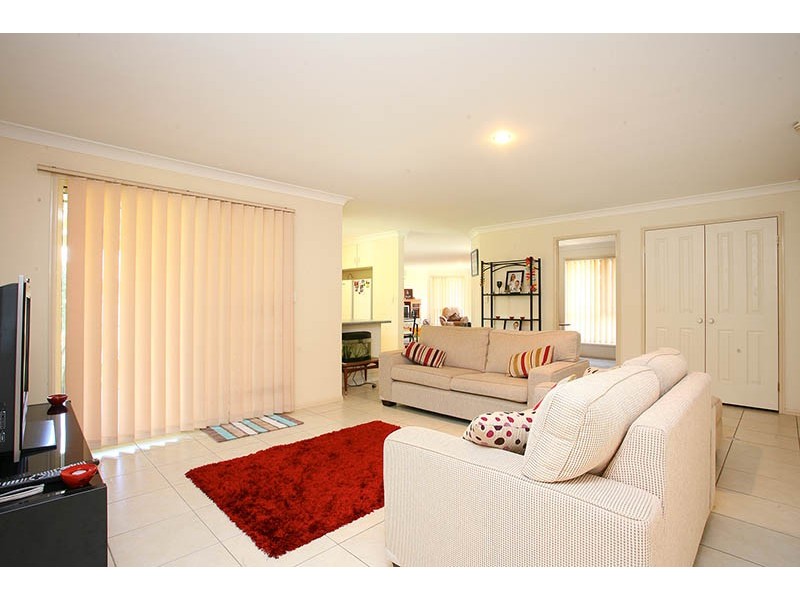 153 Edwards Street, Flinders View QLD 4305