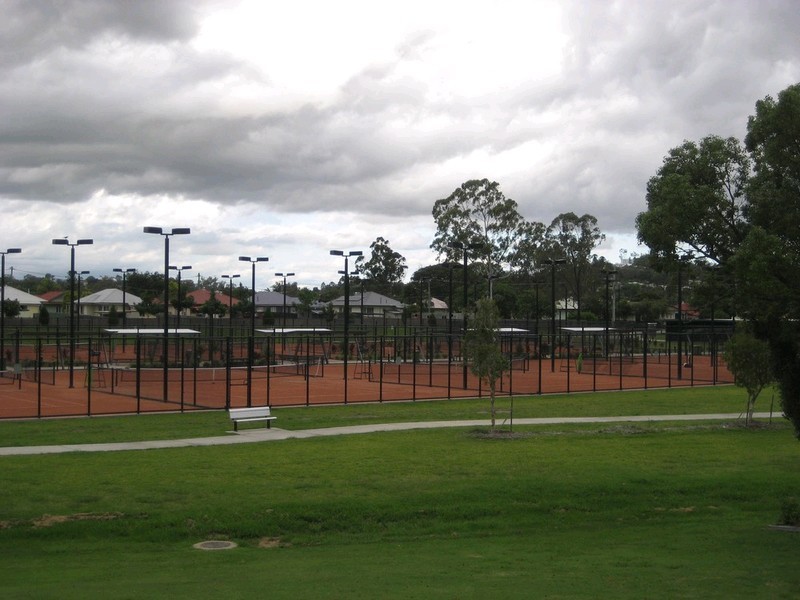 6 Denman Street, Leichhardt QLD 4305