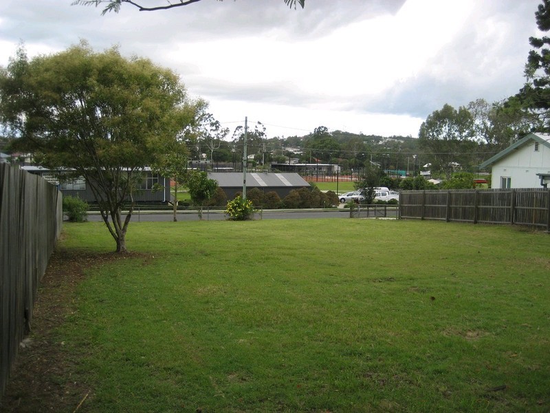 6 Denman Street, Leichhardt QLD 4305