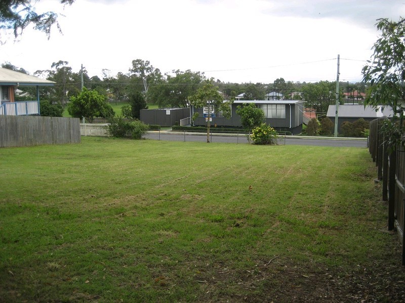 6 Denman Street, Leichhardt QLD 4305