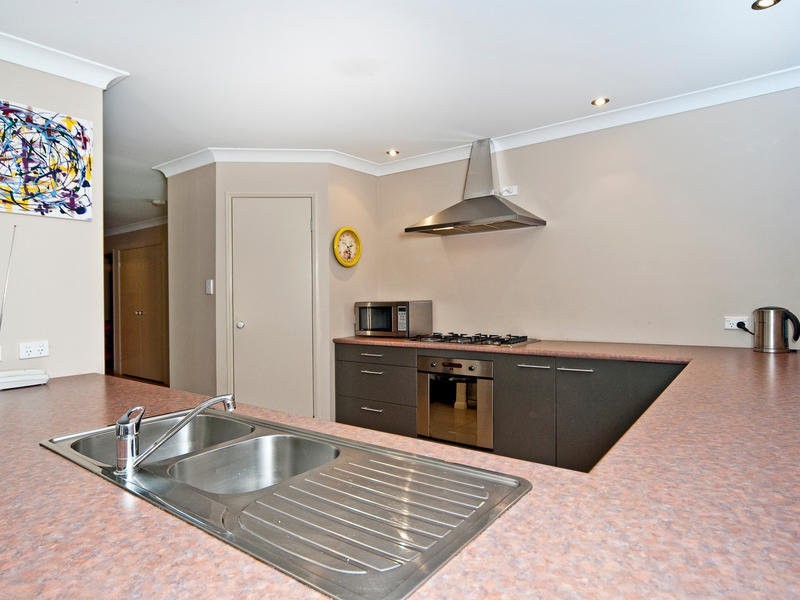 32 Leesmore Court, Deebing Heights QLD 4306