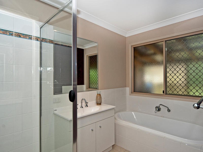 32 Leesmore Court, Deebing Heights QLD 4306