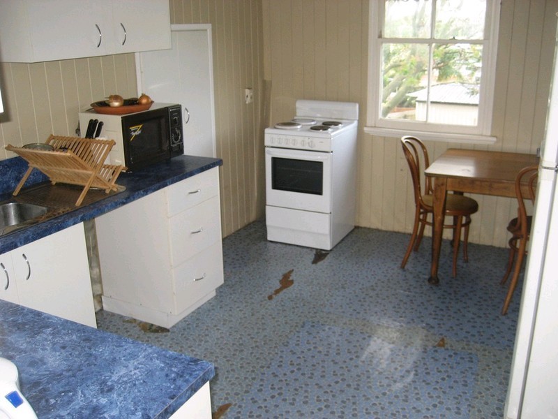 13 Berry Street, Churchill QLD 4305