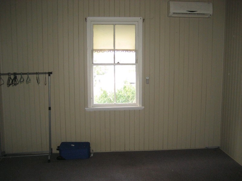 13 Berry Street, Churchill QLD 4305