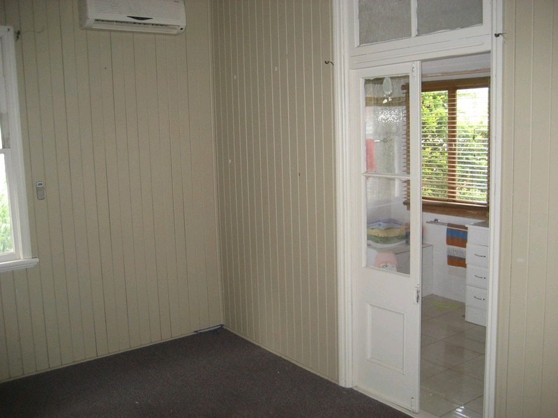 13 Berry Street, Churchill QLD 4305